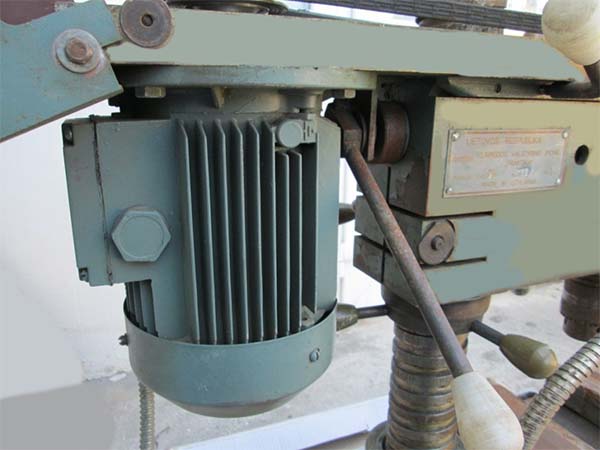 Загальний вигляд свердлувального верстата СУС-1 СУС-1 Загальний вигляд свердлильного верстата